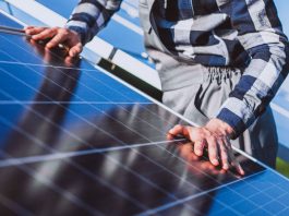 Pourquoi opter pour les panneaux solaires polycristallins ? Panneaux solaires polycristallins